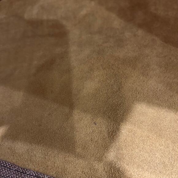 D Barnett signed leather art Buffalo and Rhino pillow cases - Picture 9 of 16